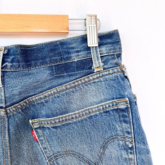 Levi's Denim Jean Shorts Frayed Raw Hem 100% Cotton Medium Wash - Picture 3 of 6